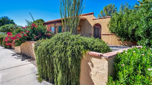 203 Las Granadas, Green Valley, AZ 85614-2233