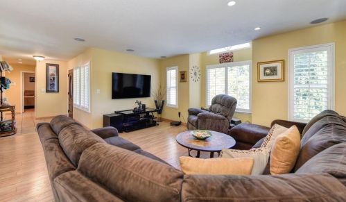 102 Seafarer Ct, Folsom CA  95630-2332 exterior