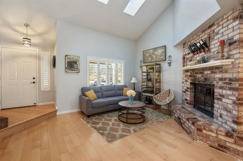 1926 Belair Way, Santa Rosa, CA 95403-7914