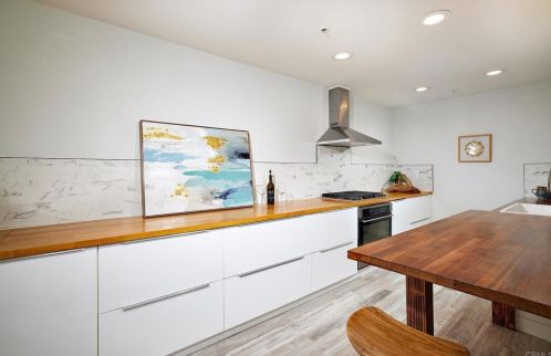 132 Mangano Cir, Encinitas CA  92024-2737 exterior