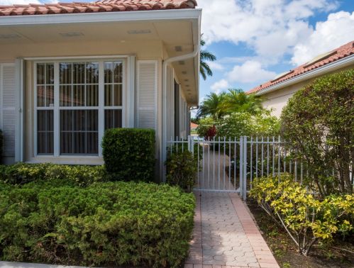 111 Lost Bridge Dr, West Palm Beach, FL 33410-4469