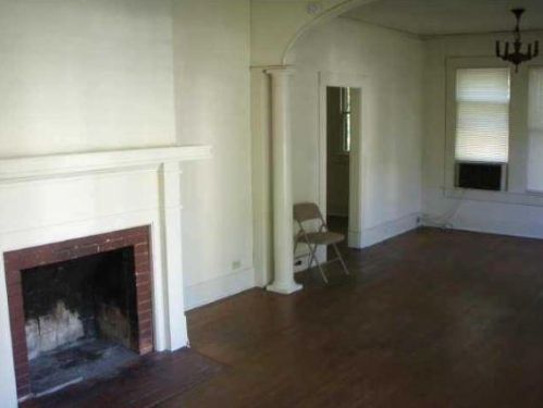 309 34th St, Austin TX  78705-1606 exterior