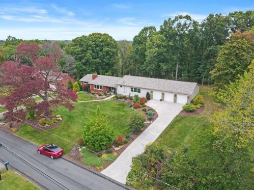 166 Ammons Dr, Canonsburg, PA 15317-3249