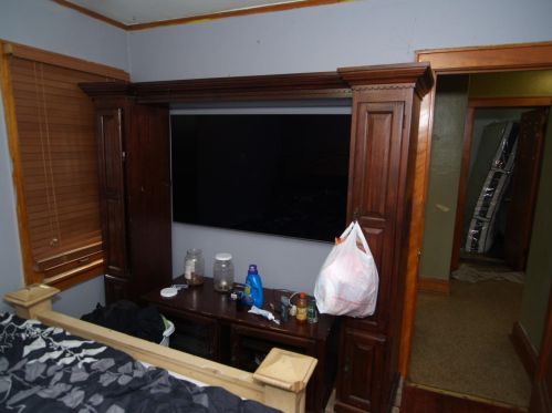 5722 Beloit Rd, Milwaukee WI 53219-2412 exterior