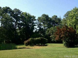 3525 Foxcroft Rd, Charlotte, NC 28211-3719