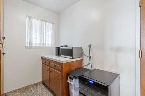 1999 Edgehill Ct, San Leandro CA  94577-6302 exterior