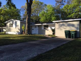 8142 Ladoga Ave, Jacksonville, FL 32217-4039