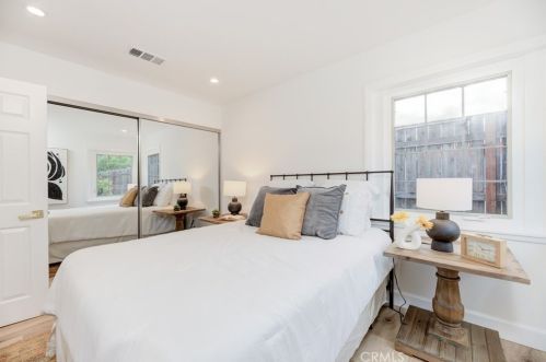 7812 Peachtree Ave, Van Nuys CA  91402-6514 exterior