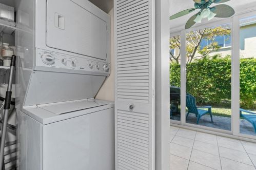 907 Kokomo Key Ln, Delray Beach FL  33483-6030 exterior