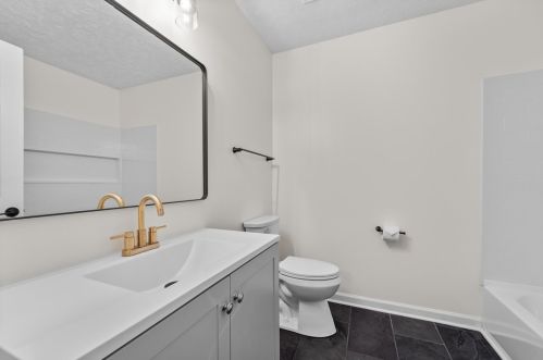 1023 Royal Dr, Canonsburg PA  15317-5004 exterior