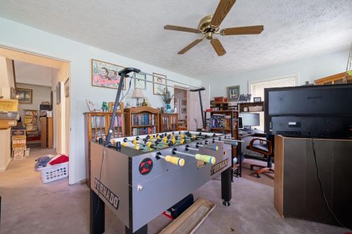 27 Cadogan Way, Nashua NH 03062-2286 exterior