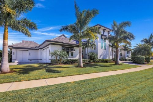 1061 Dana Ct, Marco Island, FL 34145-4561