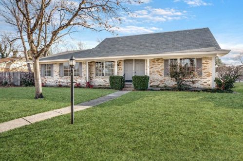 1213 Annapolis Dr, Richardson, TX 75081-5902