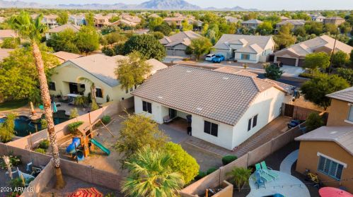 4351 Sundance Ct, Gilbert AZ 85297-9707 exterior