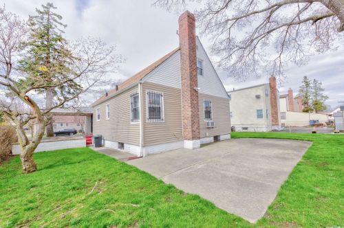 144-77 175th St, Jamaica, NY 11434-5722