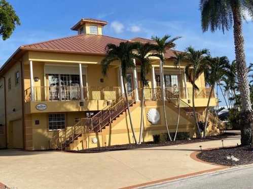 18403 Deep Passage Ln, Fort Myers Beach, FL 33931-2338