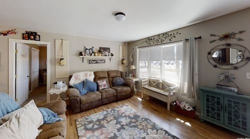 26 Unity Dr, South Setauket, NY 11720-2720