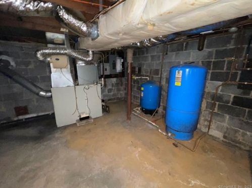 58 Forbell Dr, Norwalk CT 06850-1418 exterior