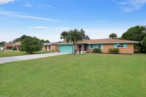 9863 Delaware St, Bonita Springs, FL 34135-4657