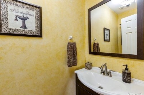 54 Scenic Hills Dr, Panamoka NY  11961-3024 exterior