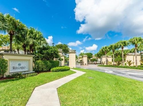 16370 47th Ct, Hollywood, FL 33027-4698