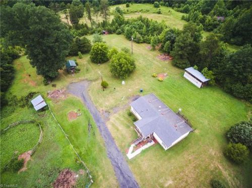 140 Ww Irvin Rd, Matrimony, NC 27048-8375
