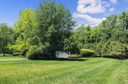 11 Greenhaven Rd, Tompkins Corners NY  10579-3303 exterior