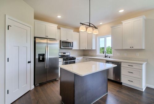 449 Alaska Loop, Spectacle Lake, MN 55008-9325