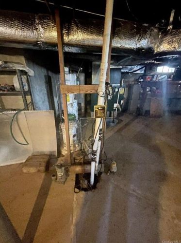 13 Spruce Rd, Middletown NY  10940-7523 exterior