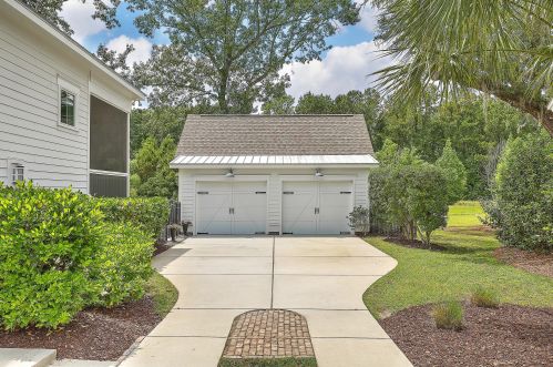 1521 Lindsey Creek Dr, Mount Pleasant SC  29466-8393 exterior