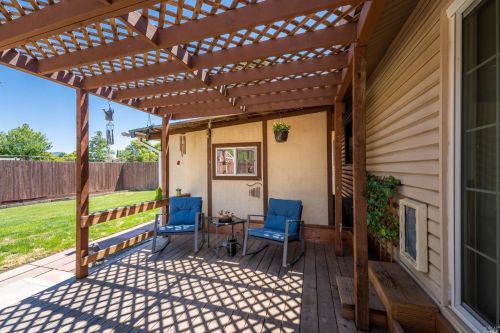 361 Sherry Dr, Ukiah CA  95482-3388 exterior