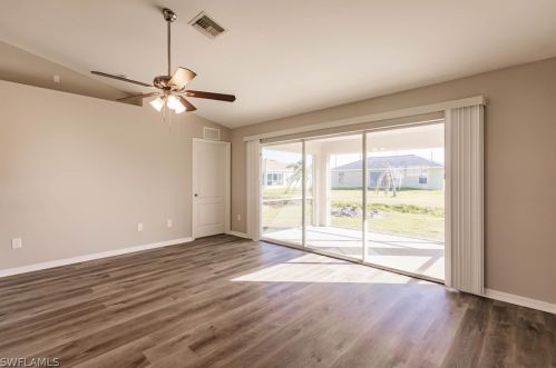 305 25th Ave, Cape Coral FL  33993-7577 exterior