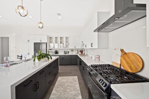 18852 Canyon Crest Dr, Orange CA 92861-2806 exterior