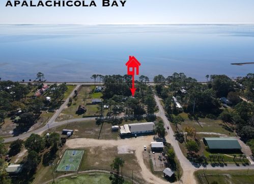10 6th St, Saint George Island, FL 32328-3515