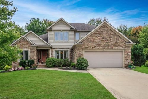 6697 Brandamore Ct, Cleveland, OH 44139-4665