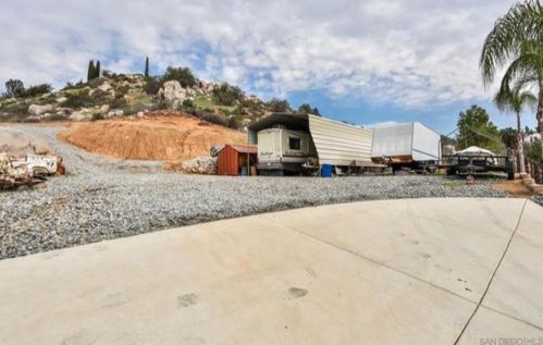 1850 Treseder Cir, El Cajon CA  92019-3829 exterior