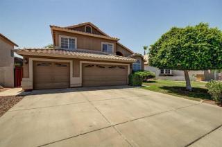 182 Laguna Dr, Gilbert, AZ 85233-5734