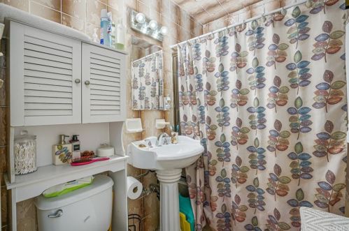 1140 71st Way, Long Beach CA  90805-1032 exterior