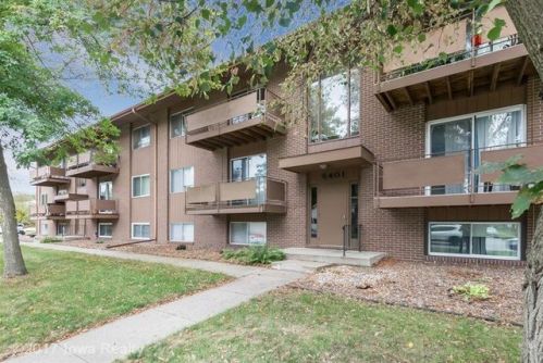 6401 Aurora Ave, Des Moines, IA 50322-2861