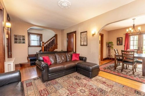 11 Sutton Pl, Crotonville NY  10562-4419 exterior