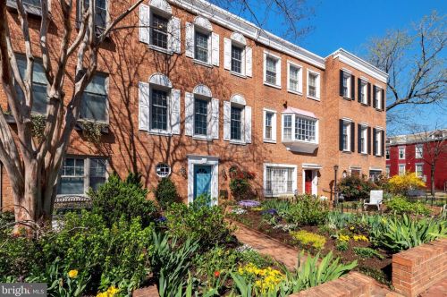 332 Constitution Ave, Washington, DC 20002-5922