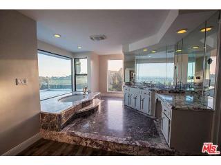 2271 Hercules Dr, Los Angeles CA  90046-2018 exterior