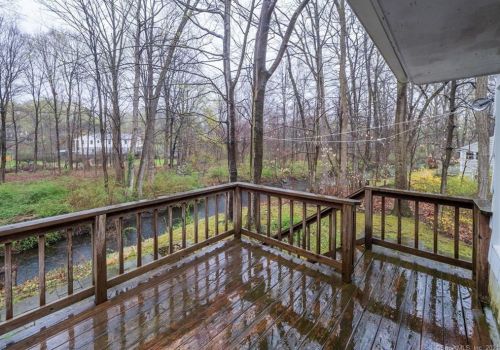 25 Arrowhead Rd, Wilton CT  06897-4402 exterior