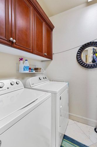 2073 Wyndham Way, Lodi CA  95242-4807 exterior