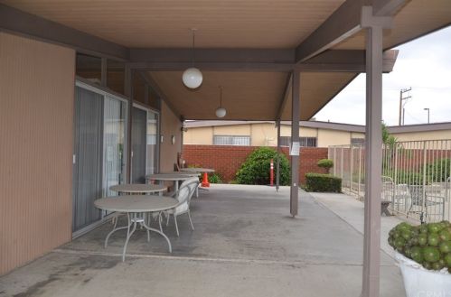 17 Merit Park Dr, Gardena CA  90247-3839 exterior