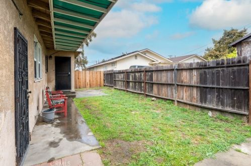 2255 Canal Ave, Long Beach CA  90810-3566 exterior