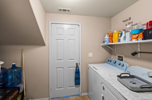 27560 Nellie Ct, Temecula CA  92591-2846 exterior