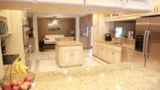 516 Excelsior Ln, Waterloo, IA 50701-4966