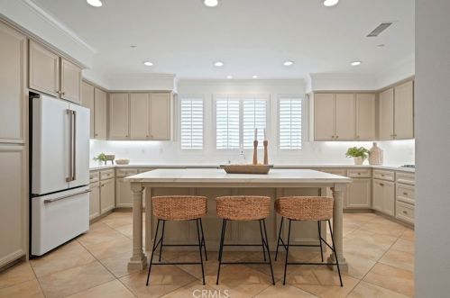 8 Nautical Mile Dr, Newport Beach CA  92663-2784 exterior