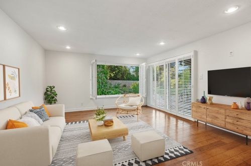 1278 Carmel Dr, Simi Valley CA  93065-4118 exterior